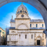 ReisenAktuell Kroatien Höhepunkte Dalmatiens Sibenik Kathedrale ReisenAktuell Kroatien Höhepunkte Dalmatiens Sibenik Kathedrale