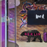 Reisen Aktuell Berlin Moxy Berlin Humboldhain Park Eingangsbereich Reisen Aktuell Berlin Moxy Berlin Humboldhain Park Eingangsbereich