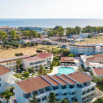 ReisenAktuell Rhodos Hotel Niriides Luftaufnahme ReisenAktuell Rhodos Hotel Niriides Luftaufnahme